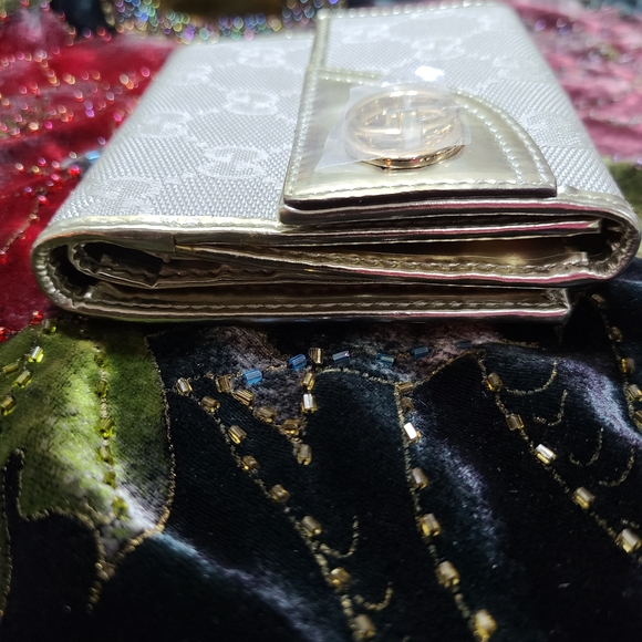 EUC Gucci Wallet - Picture 4 of 15